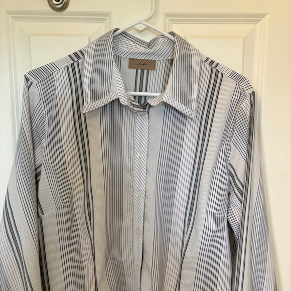 Women’s size 16 French cuff button down shirt by i.e. - Picture 3 of 7